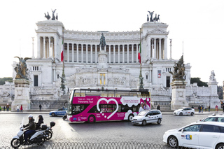 Rome: Hop-on Hop-off Bus tour + Pantheon Priority Entry
