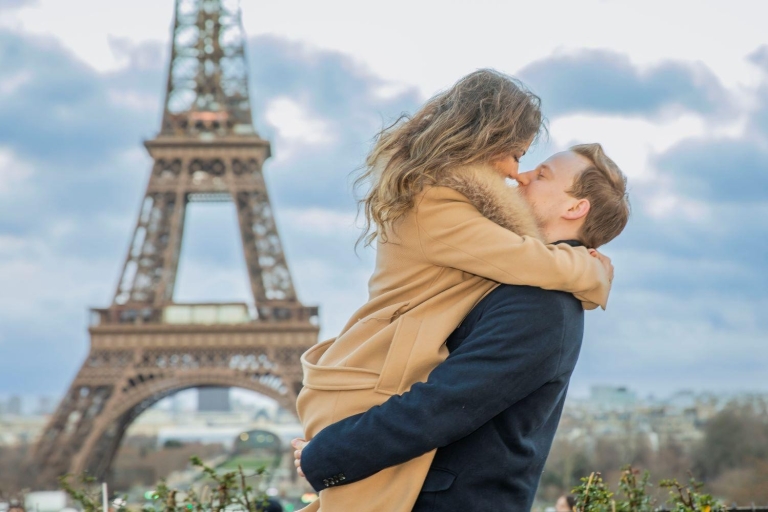 Paris : Séance photo professionnelle à la Tour EiffelSéance photo de base