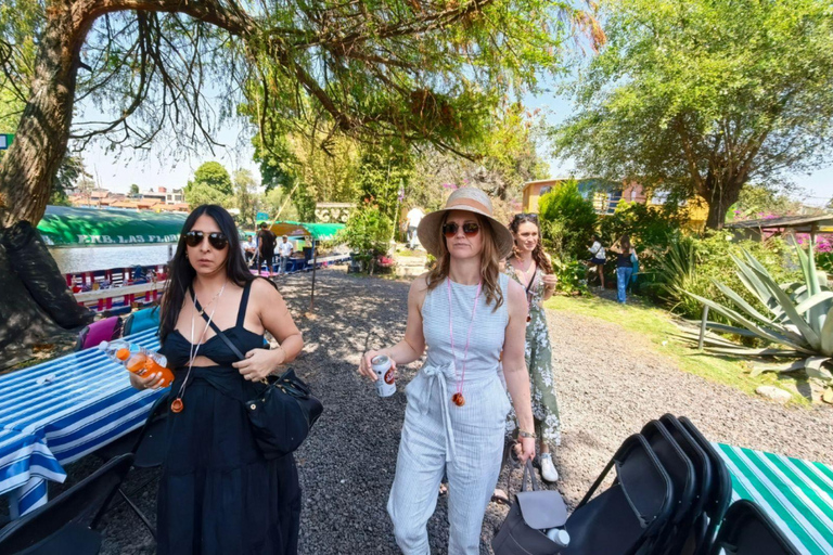 Mexico City: Xochimilco Trajinera Tour with Drinks & Tacos