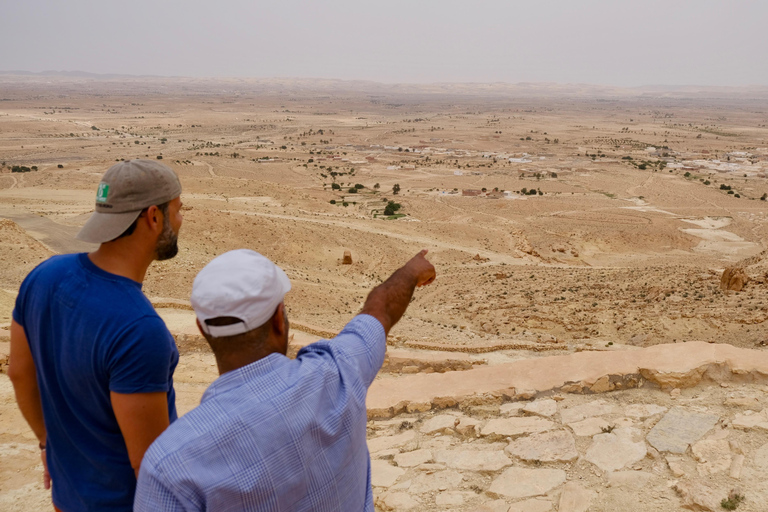 Guerre Stellari e tramonto nel deserto a Ksar Ghilane