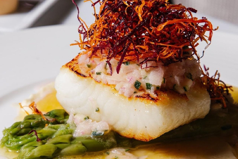 بانكوك: صالة شاي 1823 من رونفيلدت، باقات الطعام والشرابطقم شاي فاخر من جولد إندلجنس لشخصين