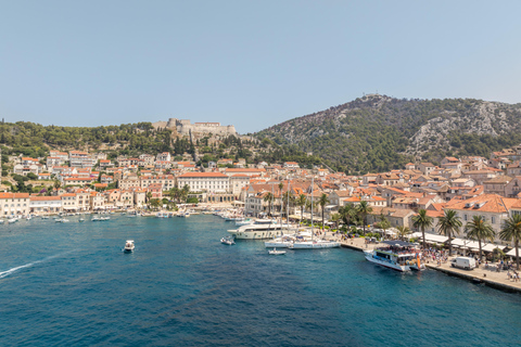 Spalato: Crociera a Hvar, Brač e Pakleni con pranzo e bevandeLesina, Brazza e isole Spalmadori: crociera con pranzo e bevande da Spalato