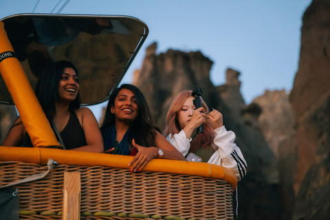 Cappadocia: Hot Air Balloon Flight Experience Over Göreme at Sunrise