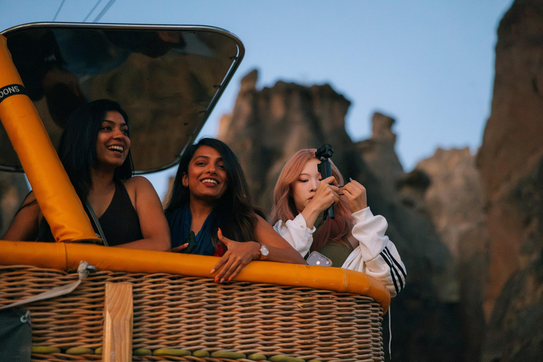 Cappadocia: Hot Air Balloon Flight Experience Over Göreme at Sunrise