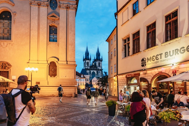Praga: fantasmas y leyendas en un tour a pie de 1 h 30 minTour en grupo en alemán