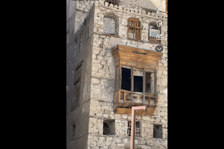 Jeddah: City Highlights Tour with Local Guide private tour