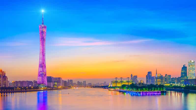 Guangzhou: Pearl River New Town Guided City Walking Tour