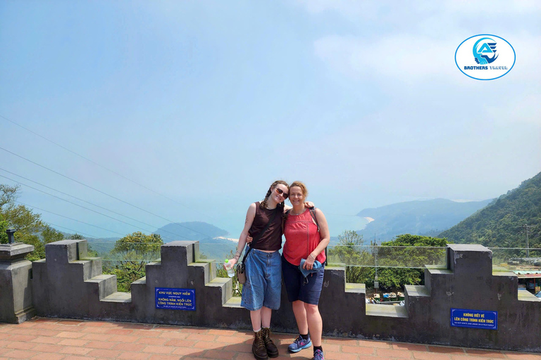 Da Hoi An: trasferimento guidato in autobus a Hue attraverso il passo di Hai VanDa Hoi An: autobus guidato per Hue passando per il Passo di Hai Van