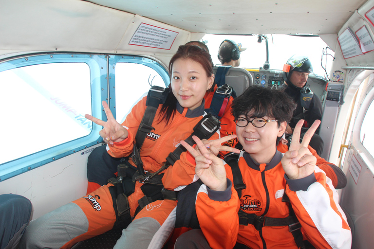 Prague: Tandem Skydiving 14,000 feet / free transfers