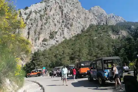 Kemer Jeep Safari: Całodniowa przygoda z lunchem
