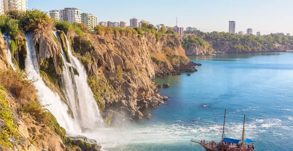 Antalya: Strand- und Wasserfall-Bootsfahrt mit Mittagessen und Softdrinks