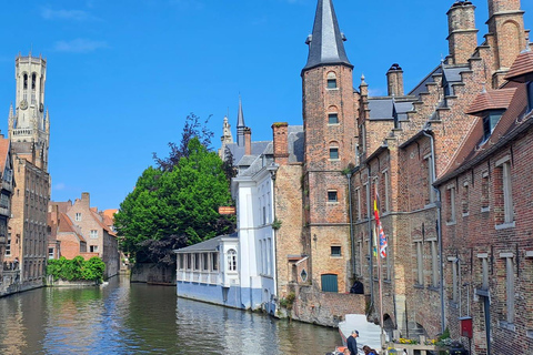 Bruges tour trough the eyes of a local, small group