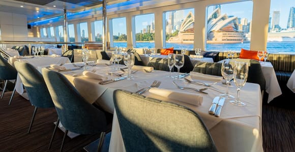 Sydney Harbour: Sightseeing Catamaran Lunch Cruise