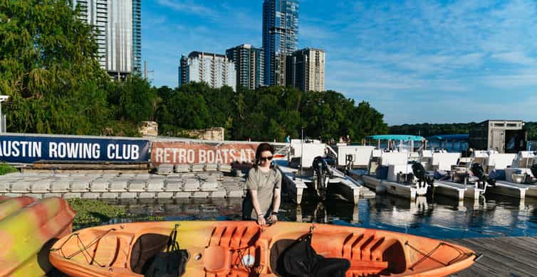 Austin: Sunset Bat Watching Kayak Tour photo 10