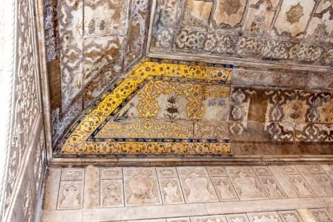 Desde Delhi: Visita al Taj Mahal con todo incluido en el Gatimaan ExpressÚnico servicio de guía turístico en la ciudad de Agra