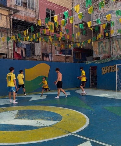 Rio: Tour and FIFA football pitch in the heart of the Tavares Bastos favela