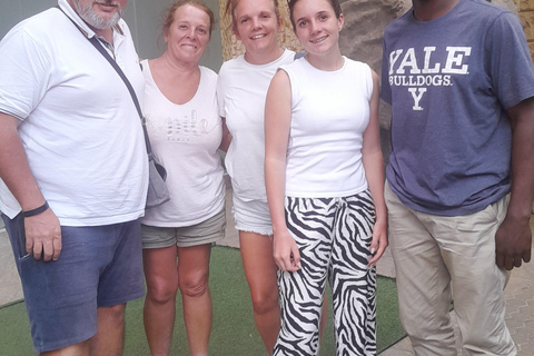 Nairobi: Historical Walking Tour with Art Historian Guide