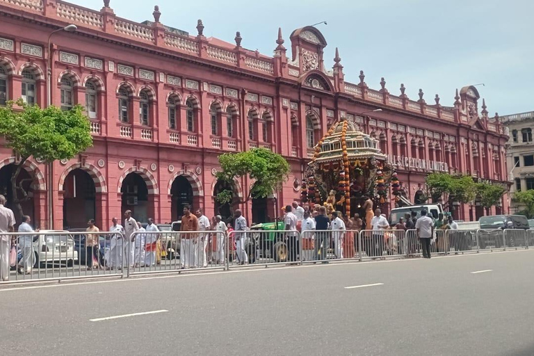 Colombo : Visite de la ville en Tuk Tuk le matin ou le soir et ramassage libre