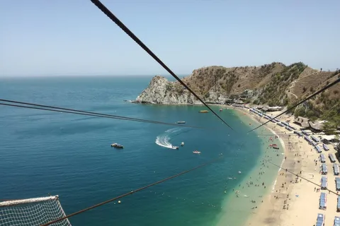 SANTAMARTA: TOUR Combo canopy tour, white beach, lunch included