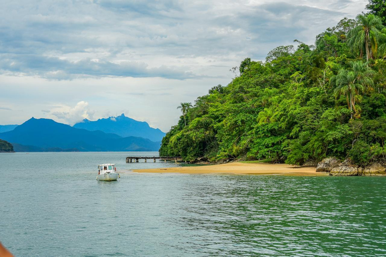 Paraty: Exclusive North Route Poseidon Boat Tour
