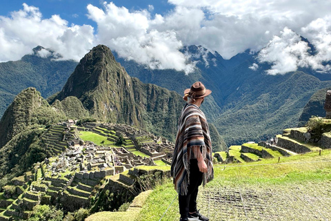 From Cusco: 2 Days, Sacred Valley and Machu Picchu via the scenic route Panoramic Train & Standard Hotel with Lunch in Machu Picchu