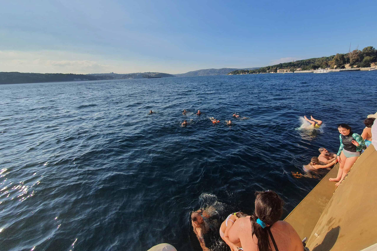 Side Tour en barco Todo Incluido: Descubre los Secretos del Mediterráneo