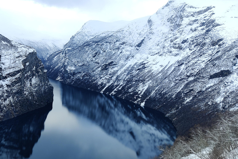 From Ålesund: Winter Fjord Cruise to Geirangerfjord