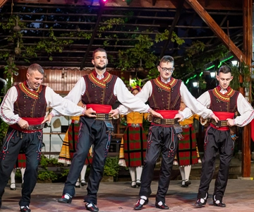 Sunny Beach: Bulgarian Village Folklore Show with Dinner