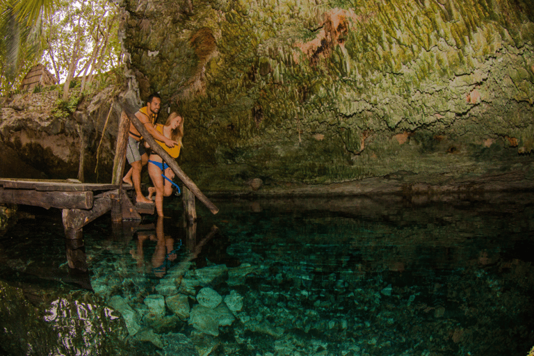 Tulum: Highlights tour with cenote & jungle village. German tour guide. Tulum highlights half-day option with pick-up available from Cancun area
