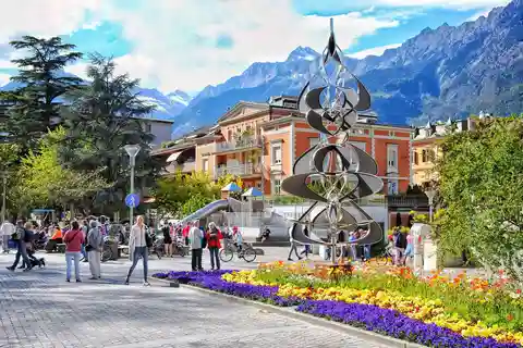 Tour guidato a piedi privato di Merano
