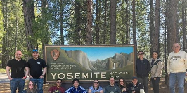 Da San Francisco: gita di 1 giorno allo Yosemite con escursione alle sequoie giganti e servizio navetta