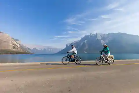 Banff: Mountain Lakeside Guided E-Bike Tour