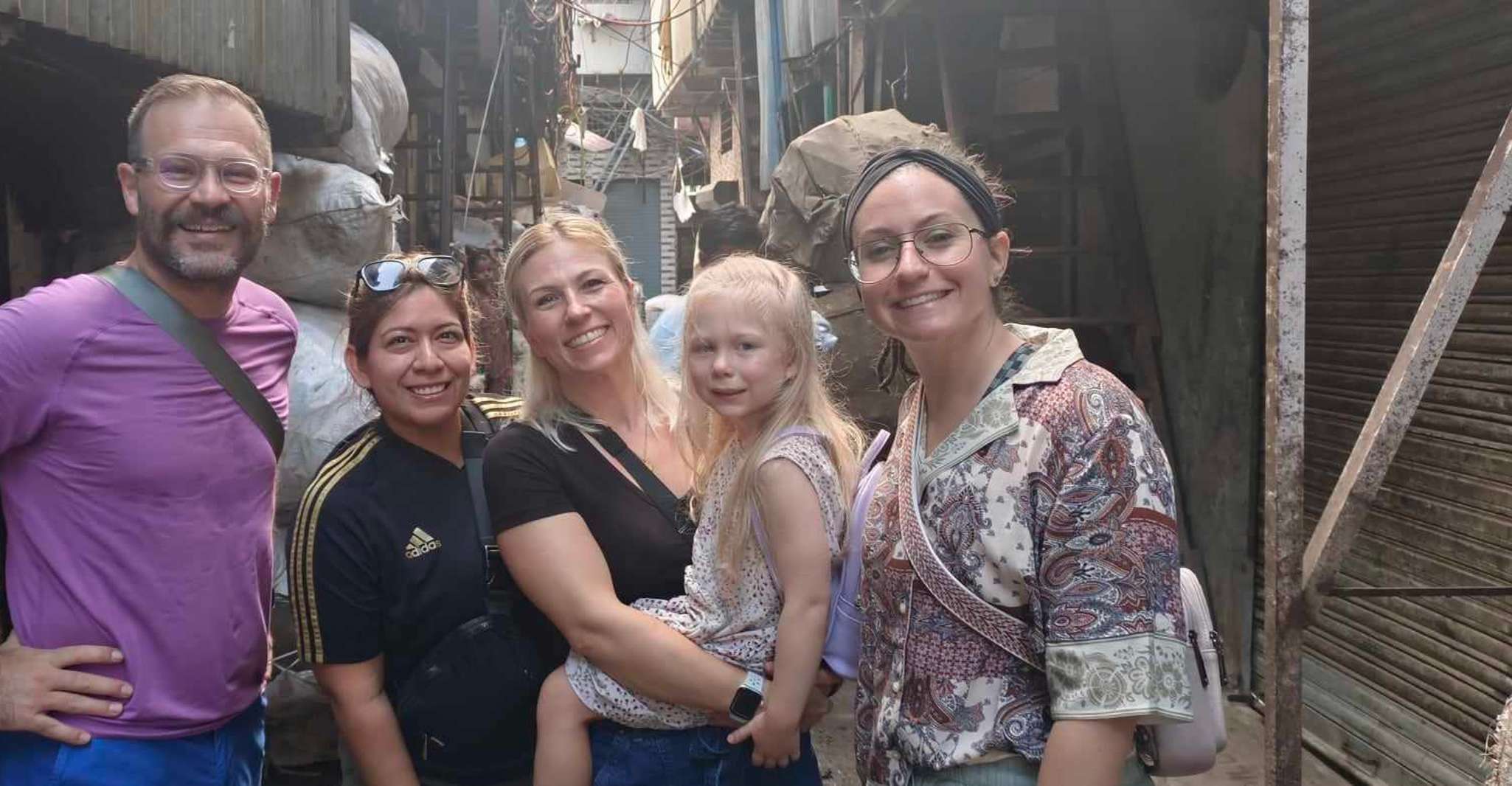 Private Best Dharavi Slumdog Tour by a Local with Pick&drop - Housity