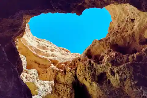 Portimao: Benagil Cave & Praia da Marinha Boat Cruise