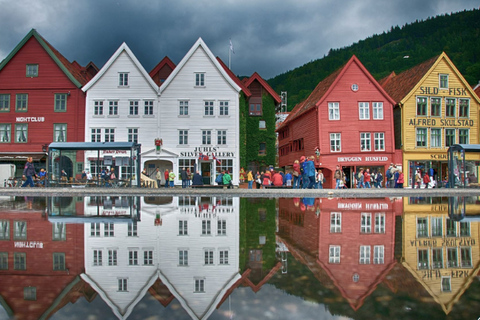 Guided UNESCO walking tour in Bergen