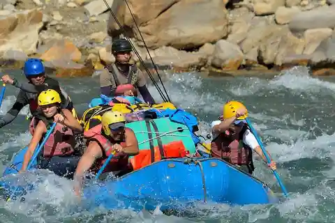 Da Kathmandu o Pokhara: 3 giorni di rafting e safari a Chitwan...