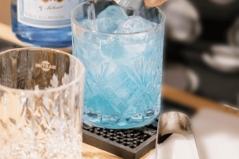 Thessaloniki: Greek Cocktail Workshop with Ouzo & Mastiha