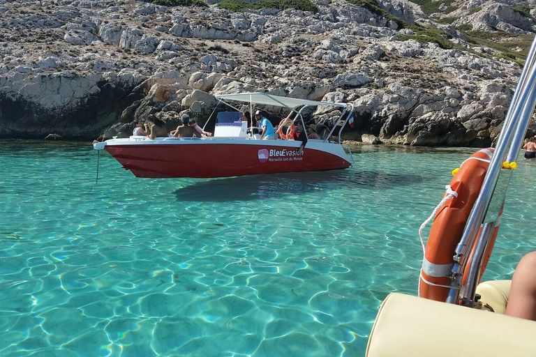 Vanuit Marseille: Iconische rondvaart door de Calanques met snorkelenMiddag rondvaart: Vertrek Vieux-Port