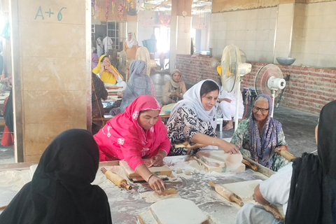 Amritsar: Golden Temple, Jallianwala Bagh, Wagah Border Tour