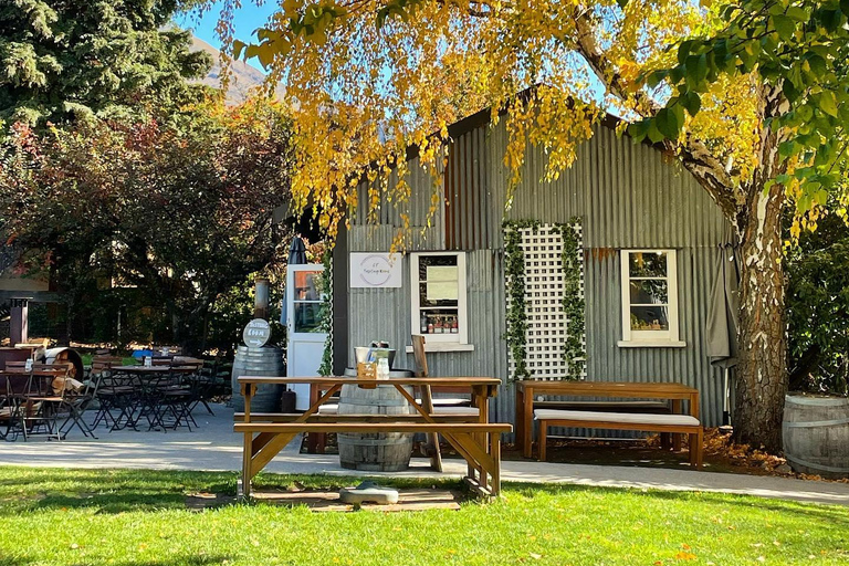 Queenstown : Tournée des vins et des bières artisanales au crépusculeQueenstown : Visite du vin et de la bière artisanale au crépuscule