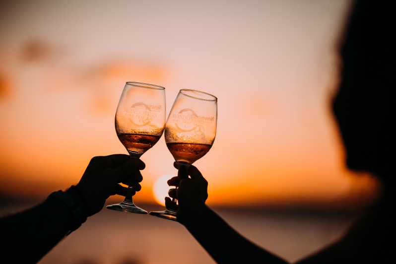 Santorini: Tour di degustazione del vino con 12 degustazioni e spuntini