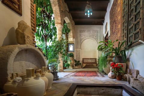 Córdoba: Combo ticket to Casa Andalusí and Casa de la Alquimia.