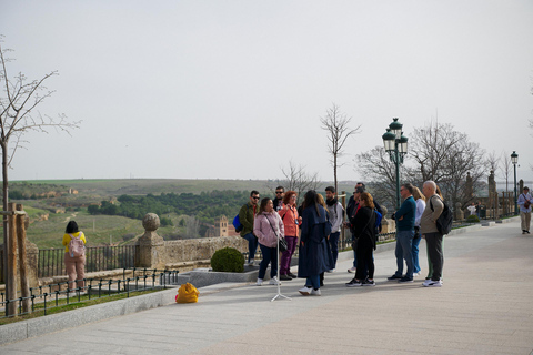From Madrid: Full Day Trip to Segovia and Toledo