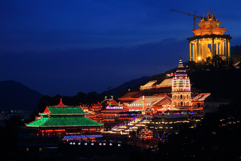 Penang Guided Day Tour with Georgetown, Batik & Beach Sunset