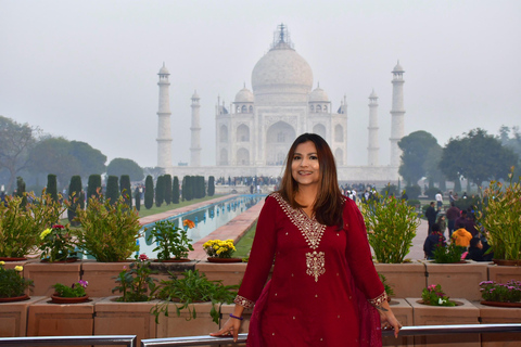 Agra: Skip-the-line Taj Mahal & Agra Fort Tour with Pick-Up Tour with Private Car, Driver and Local Expert Tour Guide