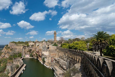 Trasferimento da Udaipur a Pushkar via Chittorgarh Fort