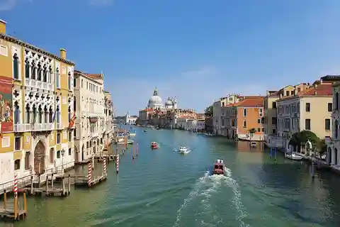 Visite à pied et promenade en gondole dans la charmante Venise
