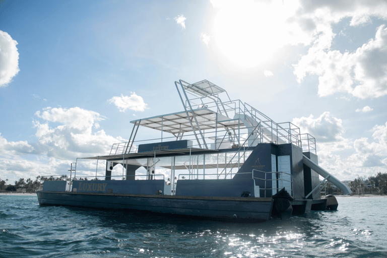 Punta Cana : croisière privée en catamaran avec plongée et barExcursion privée en catamaran à Punta Cana avec plongée et bar