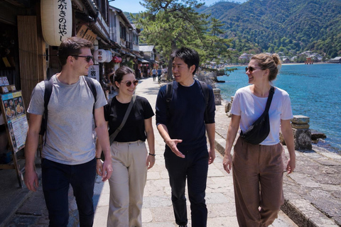 Hiroshima: Miyajima Island Guided Walking Tour with Ferry