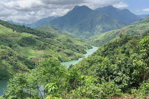 Från Hanoi: 4-dagars Ha Giang Loop Car Tour Plus redigerad video